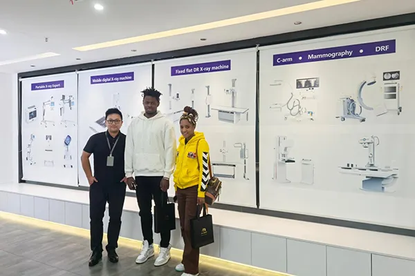 Institución médica del Congo visita nuestras instalaciones y realiza un pedido de equipos de rayos X